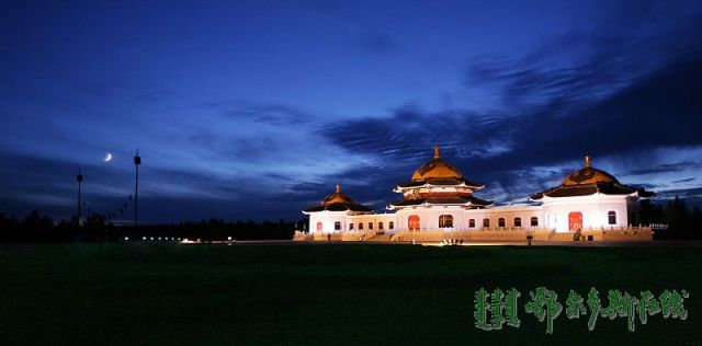成吉思汗陵夜景