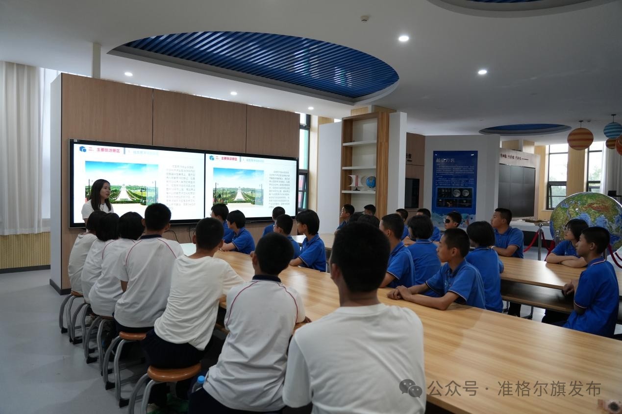 f239eaee-3d02-4ad3-a09a-31bcee0cda87.jpg
